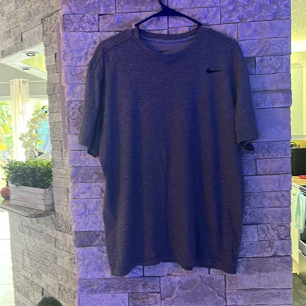 Nike Dri-Fit Mens fitness T-shirt - Picture 4 of 8